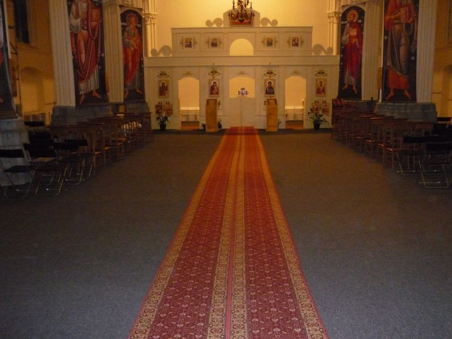 Iconostasul bisericii Iconostasul bisericii